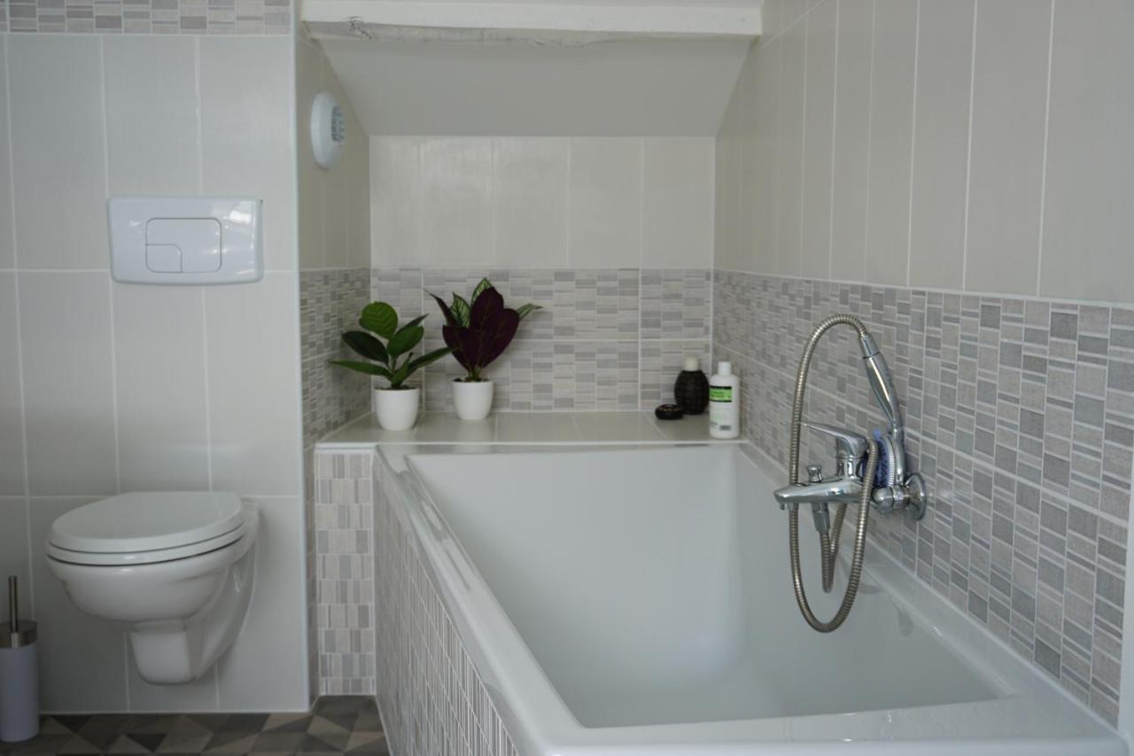 לה-רוש-סור-יון Appart Cosy 4 Personnes Avec Terrasse מראה חיצוני תמונה