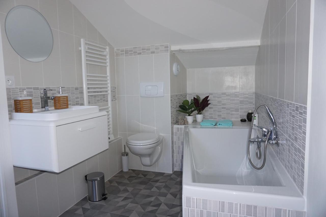לה-רוש-סור-יון Appart Cosy 4 Personnes Avec Terrasse מראה חיצוני תמונה