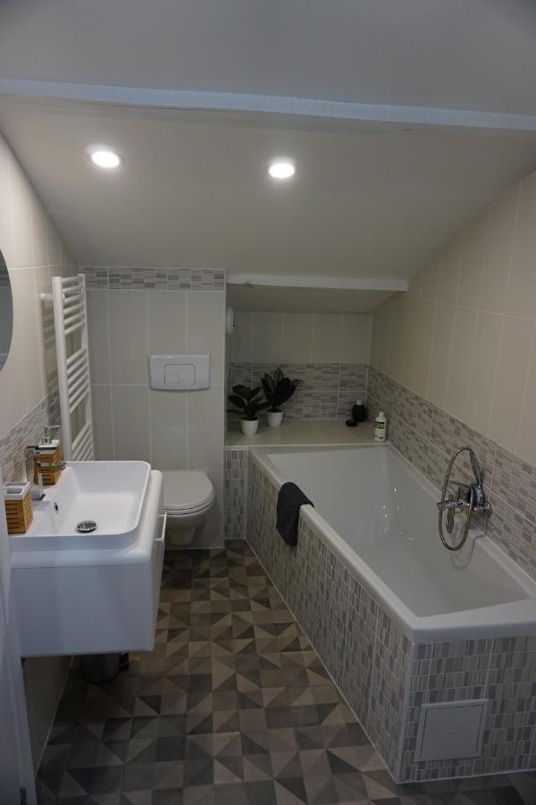 לה-רוש-סור-יון Appart Cosy 4 Personnes Avec Terrasse מראה חיצוני תמונה